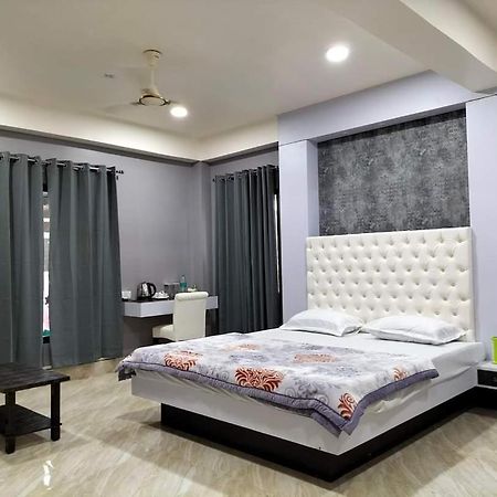 Radiant Club & Resort Imphal Bagian luar foto