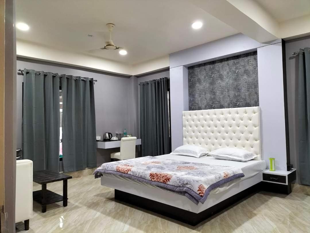 Radiant Club & Resort Imphal Bagian luar foto